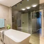 Apartamento Moderne Neubau - *