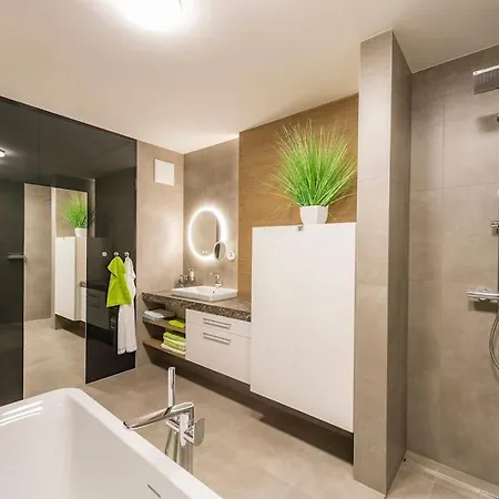 Moderne Neubau - Appartement *