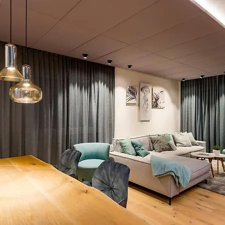 Moderne Neubau - *